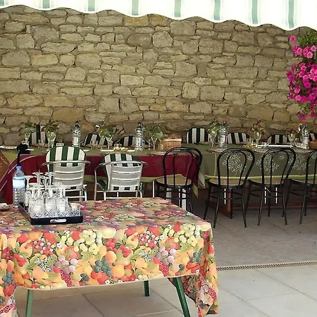 Stunning 4-Bed House In Septfonds With Pool Semesterbostad *