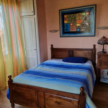 Semesterbostad Stunning 4-Bed House In Septfonds With Pool *