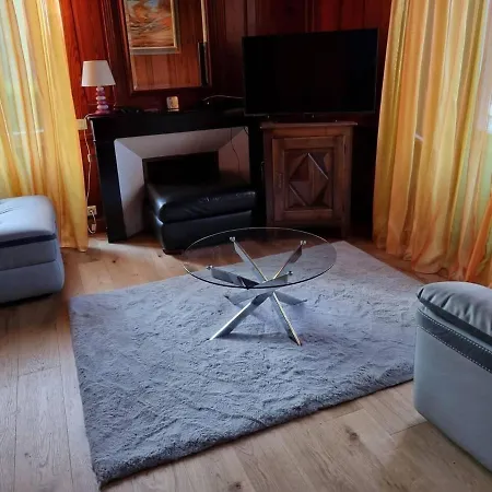 Stunning 4-Bed House In Septfonds With Pool Semesterbostad