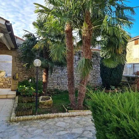 Stunning 4-Bed House In Septfonds With Pool