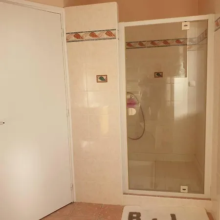 Semesterbostad Stunning 4-Bed House In Septfonds With Pool Septfonds