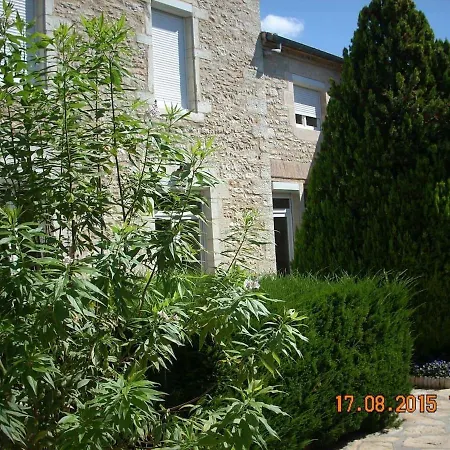 Stunning 4-Bed House In Septfonds With Pool Semesterbostad